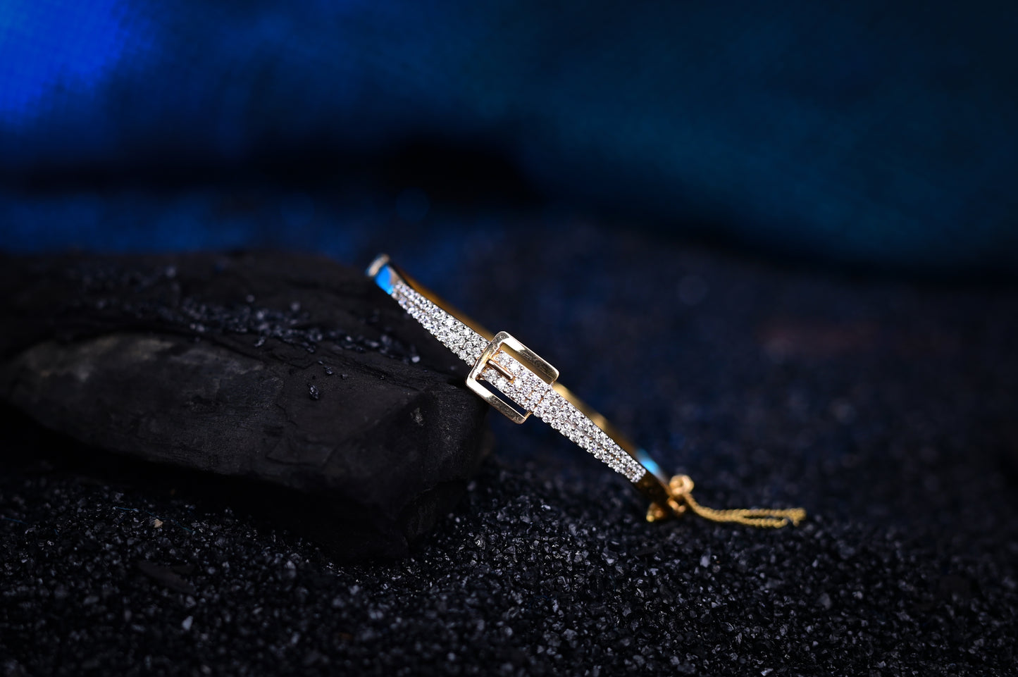 GOLD BANGLE