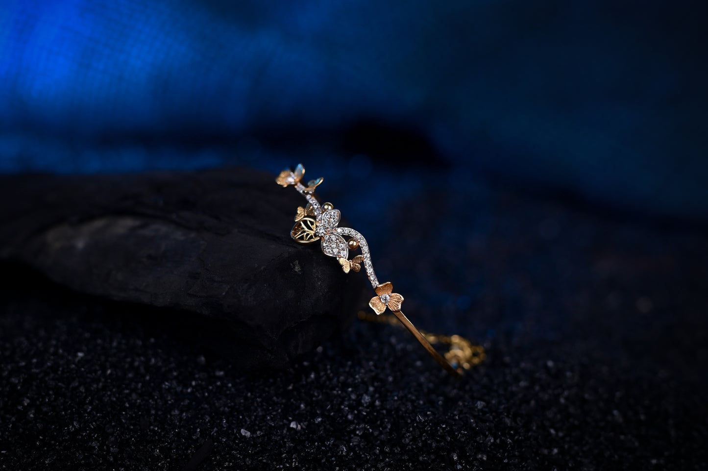 GOLD BANGLE