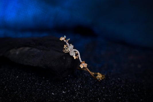 GOLD BANGLE